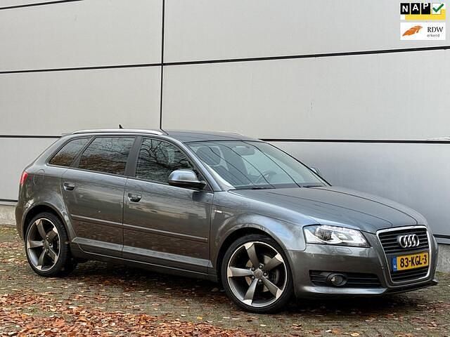 Grijs Gebruikt 2009 Audi A3 Sportback S-Line Hatchback | € 4.950 (Eerlijke prijs) - Afbeelding 1/4