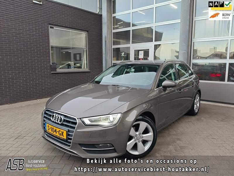 Bruin Gebruikt 2016 Audi A3 Ambiente Hatchback | € 8.500 (Super prijs) - Afbeelding 1/4