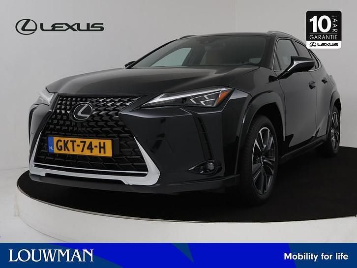 Zwart metallic Gebruikt 2024 Lexus UX 300e Executive Line SUV | € 58.950 - Afbeelding 1/4
