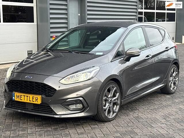 Grijs Occasion 2021 Ford Fiesta ST-Line Hatchback | € 11.500 (Super prijs) - Afbeelding 1/4
