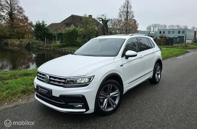 Wit Occasion 2019 VW Tiguan R-line SUV | € 28.795 (Goede deal) - Afbeelding 1/4