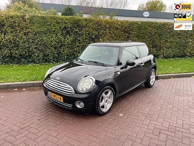 Zwart Gebruikt 2009 Mini Cooper Chili Hatchback | € 4.950 (Eerlijke prijs) - Afbeelding 1/4