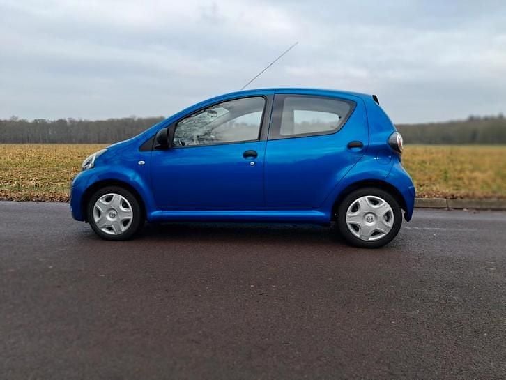 Occasion 2012 Toyota Aygo Hatchback | € 3.250 (Super prijs) - Afbeelding 1/4