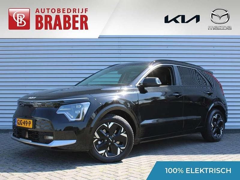Zwart, metallic lak Gebruikt 2024 Kia e-Niro Advance SUV | € 36.950 (Eerlijke prijs) - Afbeelding 1/4