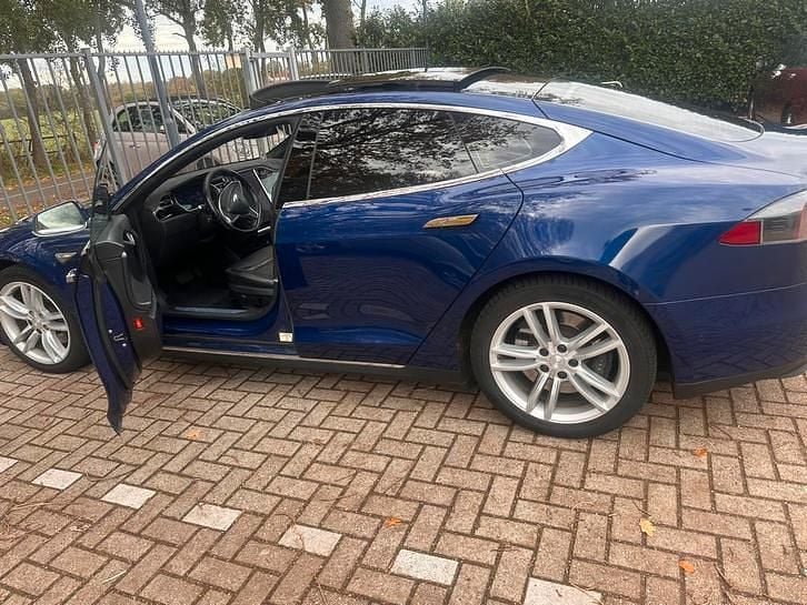 Gebruikt 2016 Tesla Model S Hatchback | € 18.000 (Eerlijke prijs) - Afbeelding 1/4