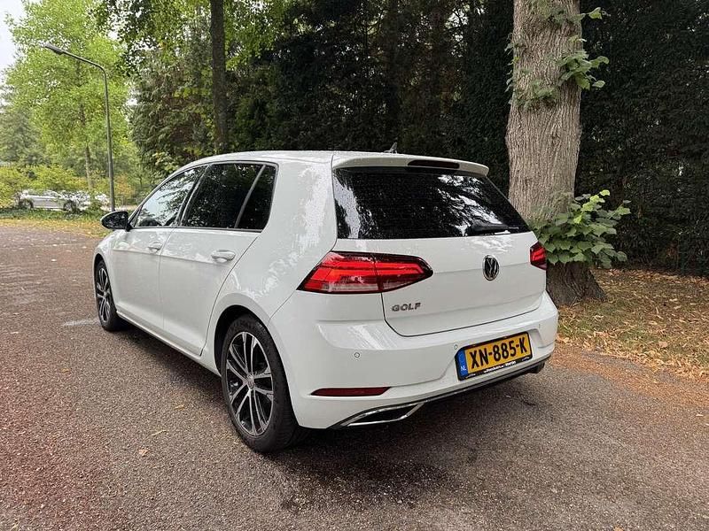 Gebruikt 2017 VW Golf VII Highline Sedan | € 10.250 (Goede deal) - Afbeelding 1/4
