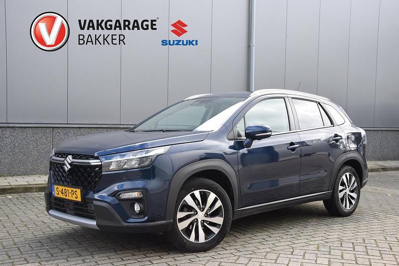 Blauw Gebruikt 2022 Suzuki SX4 S-Cross Style SUV | € 23.850 (Eerlijke prijs) - Afbeelding 1/4