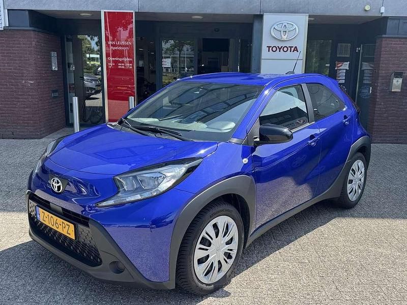Occasion Toyota Aygo X X-play 72 PK (52 kW) 2024 Blauw, metallic lak SUV