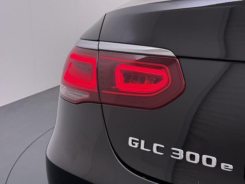 Occasion Mercedes GLC300 Premium Plus 320 PK (235 kW) 2020 Zwart Coupé