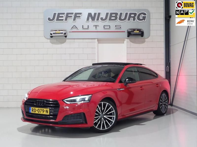Rood Gebruikt 2017 Audi A5 Sport Coupé | € 23.999 (Iets duurder) - Afbeelding 1/4
