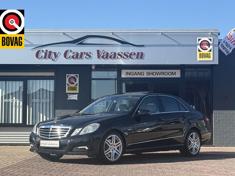 Zwart Gebruikt 2024 Mercedes E350 Avantgarde Sedan | € 15.950 - Afbeelding 1/4