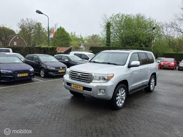 Grijs Gebruikt 2015 Toyota Land Cruiser V8 Executive SUV | € 49.450 (Eerlijke prijs) - Afbeelding 1/4