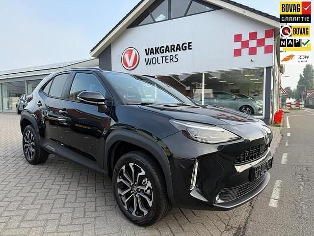 Zwart Nieuw 2025 Toyota Yaris Cross SUV | € 32.450 (Eerlijke prijs) - Afbeelding 1/4
