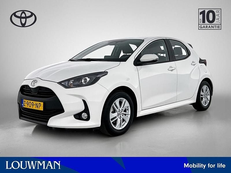 Wit Gebruikt 2024 Toyota Yaris Hybrid Active Hatchback | € 21.445 (Goede deal) - Afbeelding 1/4