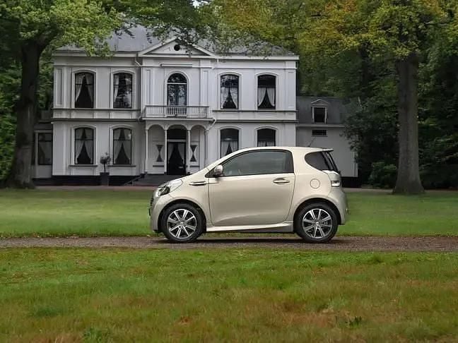 Grijs Gebruikt 2011 Aston Martin Cygnet Hatchback | € 47.500 - Afbeelding 1/4