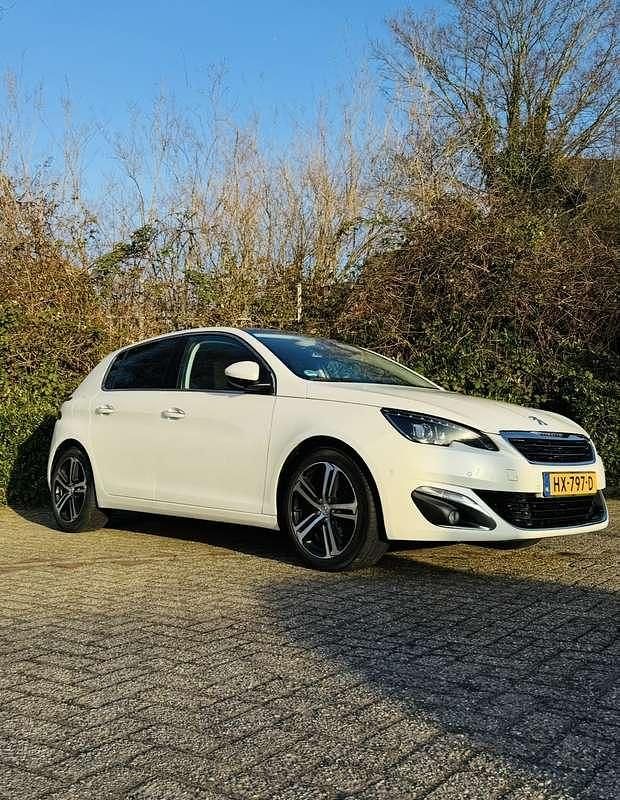 Occasion Peugeot 308 Allure 131 PK (96 kW) 2016 Wit Hatchback