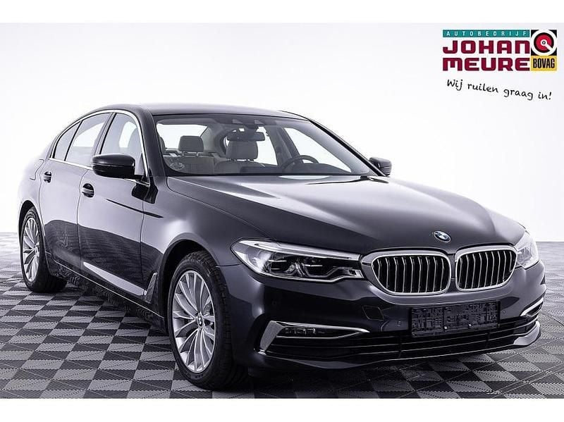 Grijs Gebruikt 2020 BMW 530 iPerformance Sedan | € 31.900 (Super prijs) - Afbeelding 1/4