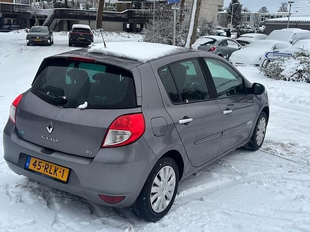 Occasion Renault Clio II 89 PK (65 kW) 2011 Grijs Hatchback