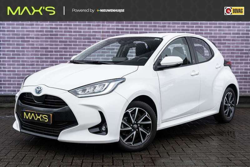 Wit Gebruikt 2022 Toyota Yaris Hybrid Hatchback | € 20.399 (Goede deal) - Afbeelding 1/2