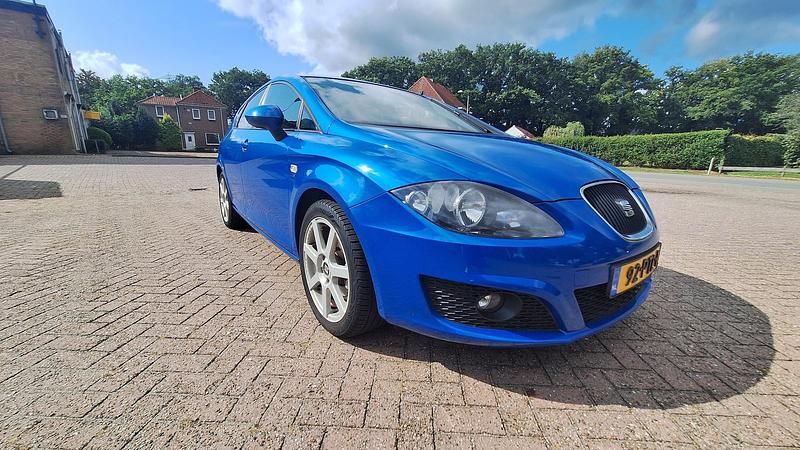 Blauw Occasion 2011 Seat Leon Hatchback | € 4.450 - Afbeelding 1/4