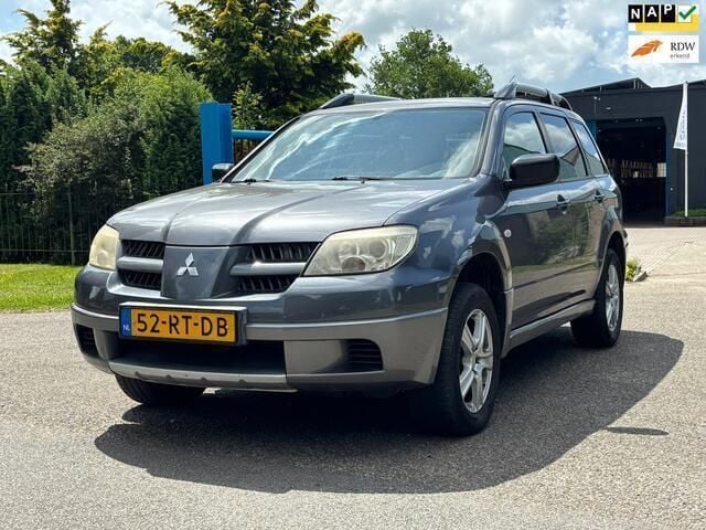 Grijs Gebruikt 2005 Mitsubishi Outlander Invite+ SUV | € 2.250 (Goede deal) - Afbeelding 1/4