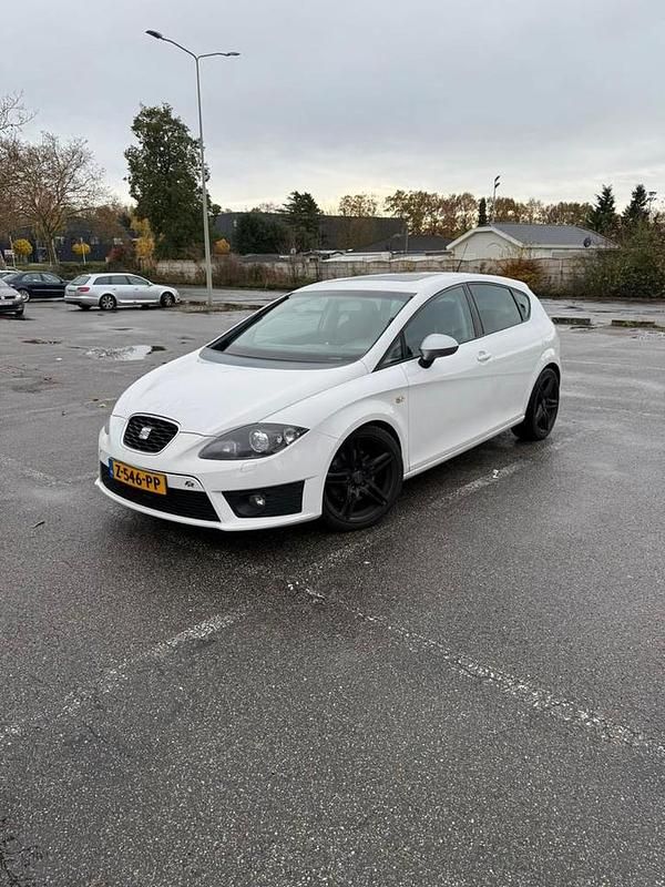 Wit Gebruikt 2012 Seat Leon FR MPV | € 10.500 (Goede deal) - Afbeelding 1/4