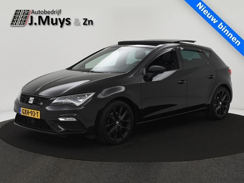 Zwart Gebruikt 2025 Seat Leon FR Hatchback | € 19.985 (Super prijs) - Afbeelding 1/4