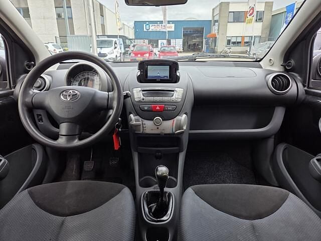 Occasion Toyota Aygo 68 PK (50 kW) 2006 Zwart Hatchback