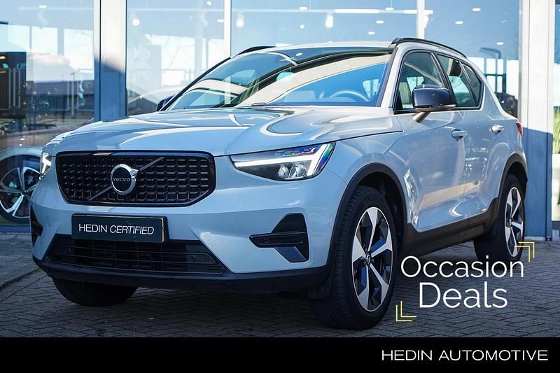 Grijs Occasion 2025 Volvo XC40 Plus SUV | € 46.995 (Duur) - Afbeelding 1/4