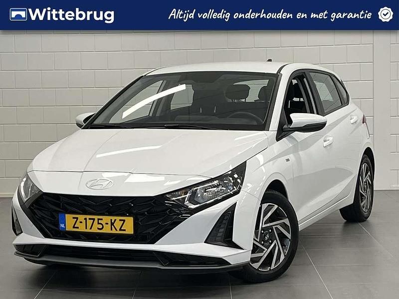 Wit Gebruikt 2024 Hyundai i20 Comfort Hatchback | € 21.925 (Eerlijke prijs) - Afbeelding 1/3