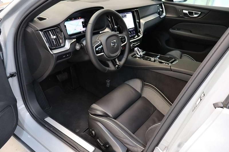 Occasion Volvo V60 Plus 349 PK (256 kW) 2025 Grijs Stationwagen