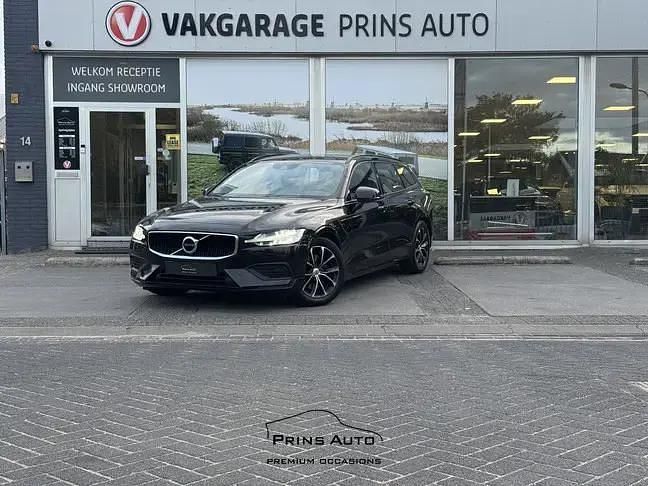 Zwart Gebruikt 2020 Volvo V60 Momentum Stationwagen | € 18.900 (Eerlijke prijs) - Afbeelding 1/4
