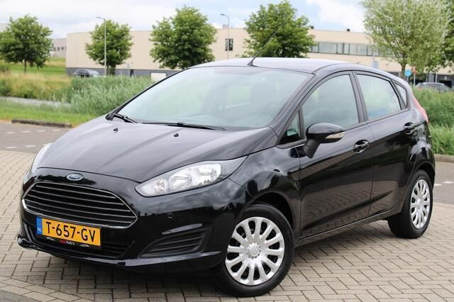 Zwart Gebruikt 2013 Ford Fiesta Style Hatchback | € 6.950 (Eerlijke prijs) - Afbeelding 1/4