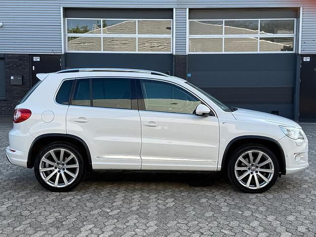 Wit Gebruikt 2010 VW Tiguan R-line SUV | € 8.945 (Eerlijke prijs) - Afbeelding 1/4