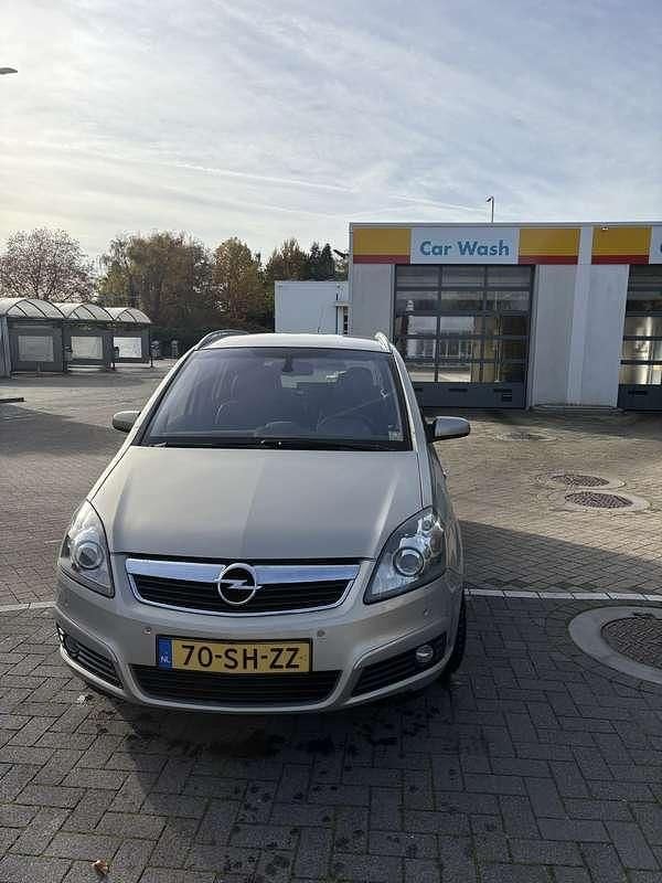 Occasion 2006 Opel Zafira Cosmo MPV | € 1.400 (Super prijs) - Afbeelding 1/4