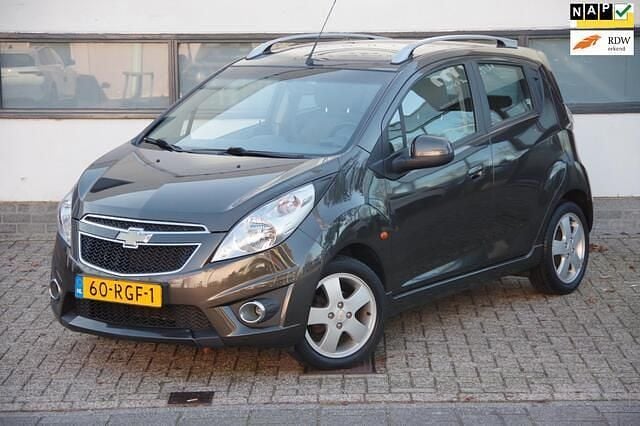 Bruin Gebruikt 2011 Chevrolet Spark LT Hatchback | € 3.950 (Eerlijke prijs) - Afbeelding 1/4