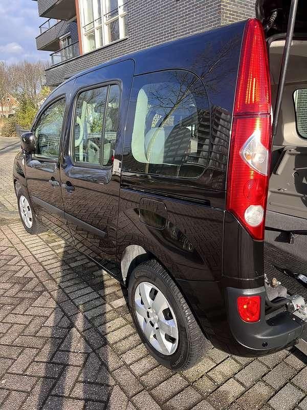 Occasion Renault Kangoo Expression 106 PK (77 kW) 2010 Zwart