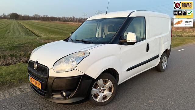 Wit Gebruikt 2013 Fiat Doblò MPV | € 2.750 (Eerlijke prijs) - Afbeelding 1/4