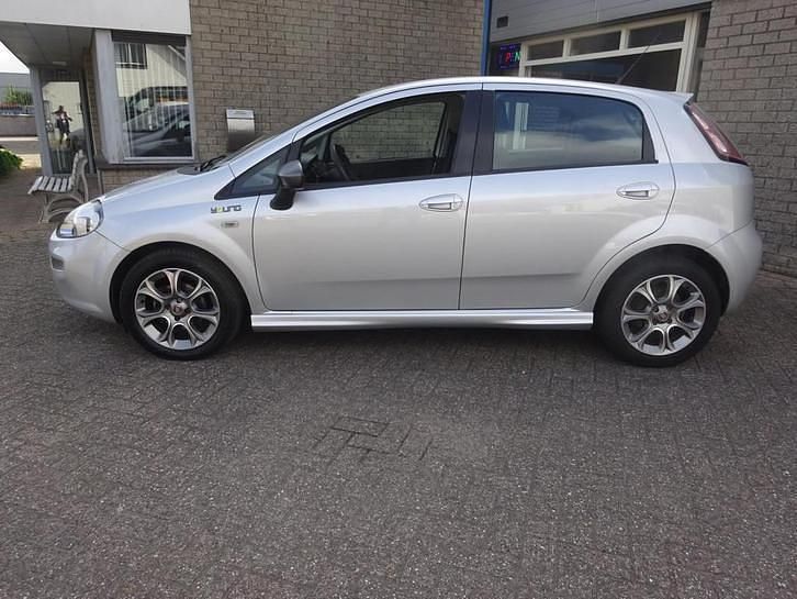 Occasion Fiat Punto Evo Young 101 PK (74 kW) 2015 Grijs Hatchback