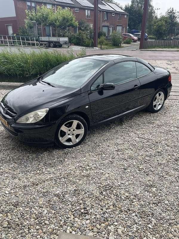 Zwart Gebruikt 2005 Peugeot 307 CC Cabriolet | € 1.000 (Goede deal) - Afbeelding 1/4