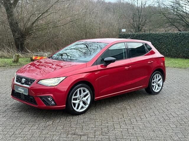 Rood (metallic) Occasion 2018 Seat Ibiza FR Hatchback | € 10.499 (Eerlijke prijs) - Afbeelding 1/4