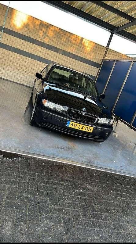 Zwart Gebruikt 2003 BMW 318 Lifestyle Sedan | € 1.250 (Super prijs) - Afbeelding 1/4