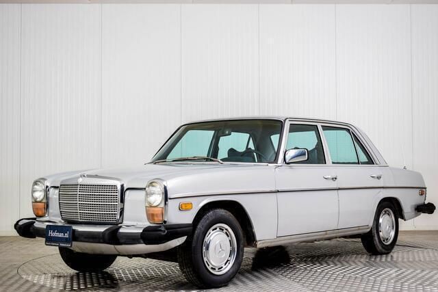 Zilver Gebruikt 1976 Mercedes 200 Sedan | € 6.900 - Afbeelding 1/4