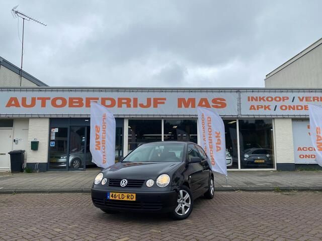 Zwart Gebruikt 2002 VW Polo Hatchback | € 1.450 (Eerlijke prijs) - Afbeelding 1/4