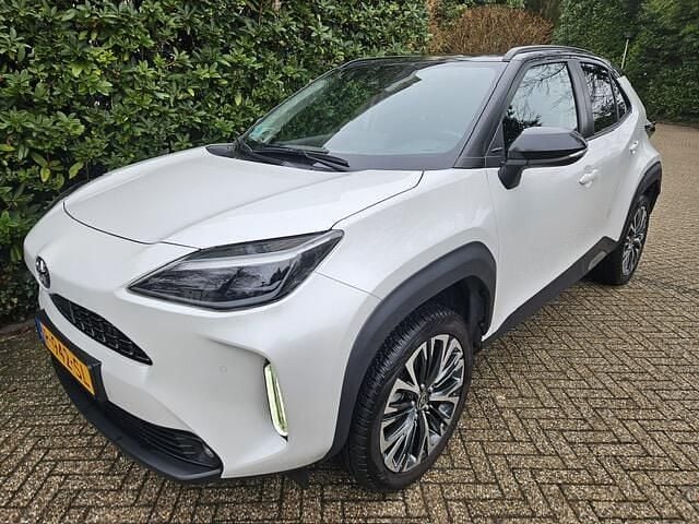 Occasion Toyota Yaris Cross Executive 93 PK (68 kW) 2022 Wit (parellak) SUV