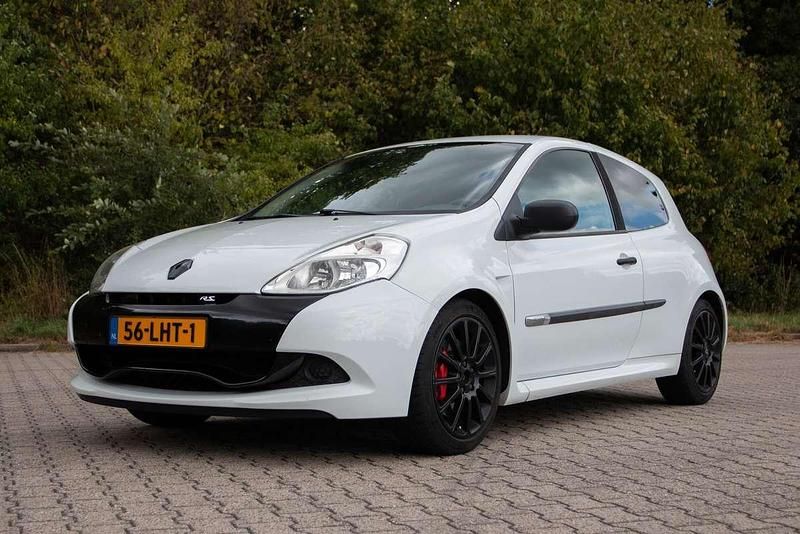 Wit Gebruikt 2010 Renault Clio II Hatchback | € 13.950 - Afbeelding 1/4