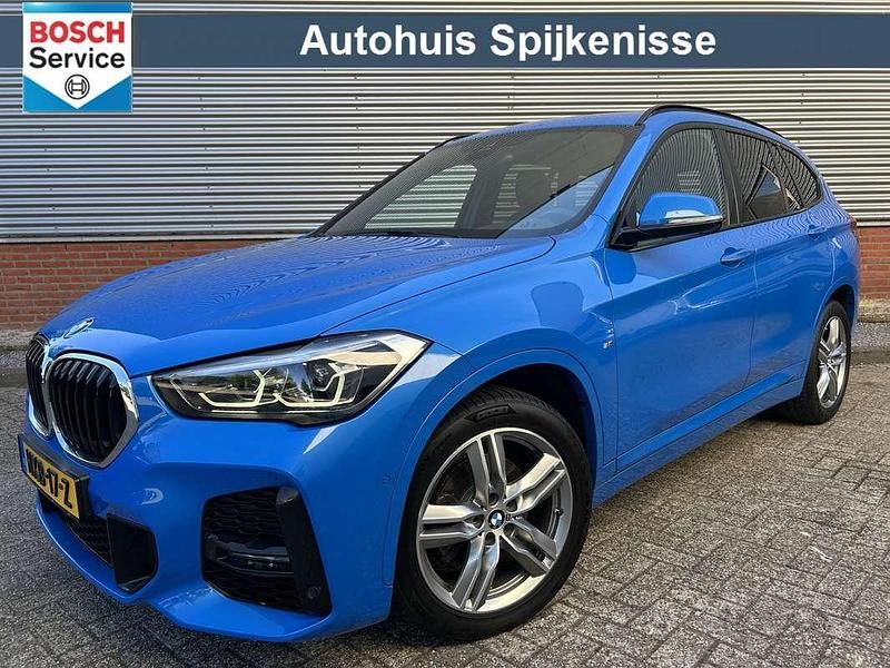 Blauw Gebruikt 2020 BMW X1 Executive SUV | € 24.450 (Goede deal) - Afbeelding 1/4