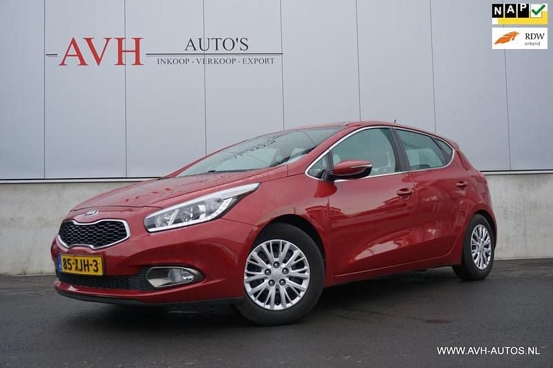 Hatchback Gebruikt 2012 Kia Ceed Plus Hatchback | € 3.950 (Eerlijke prijs) - Afbeelding 1/4