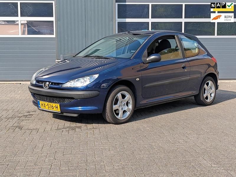 Blauw Gebruikt 2006 Peugeot 206 Hatchback | € 1.995 (Eerlijke prijs) - Afbeelding 1/4