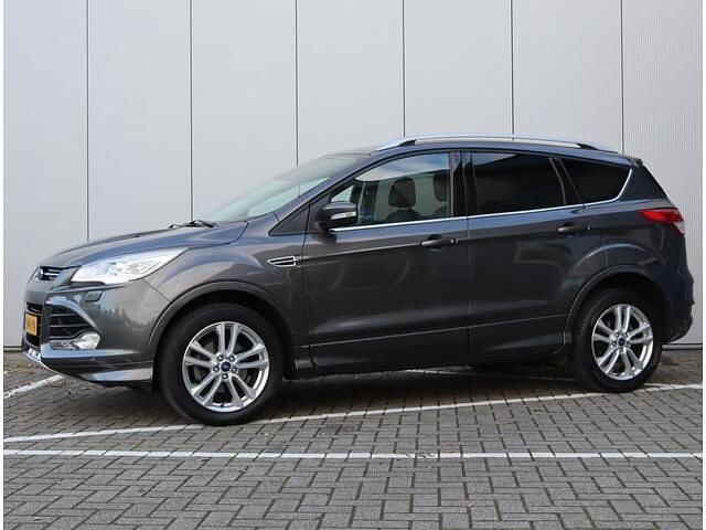 Grijs Gebruikt 2016 Ford Kuga Titanium SUV | € 12.995 (Eerlijke prijs) - Afbeelding 1/3